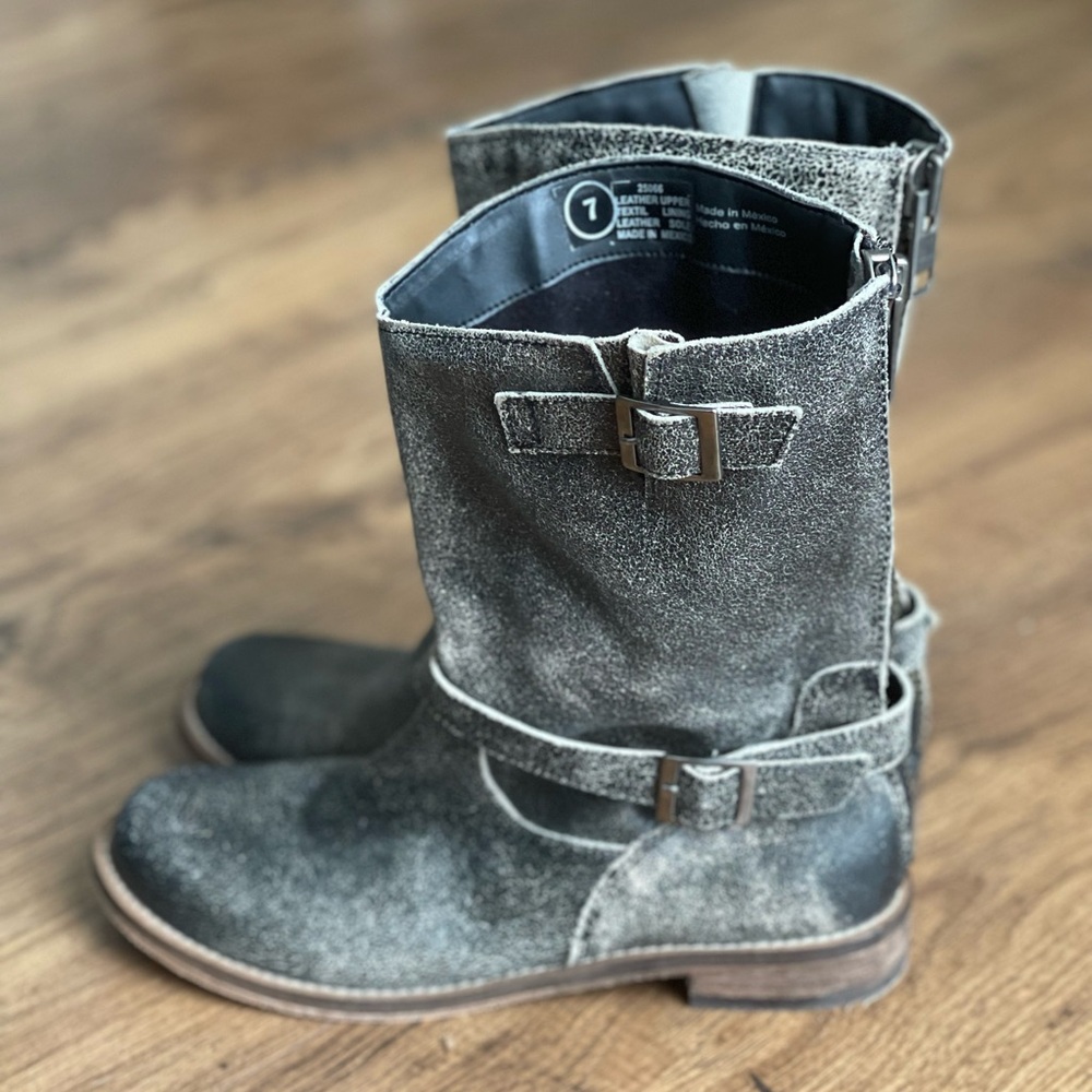 Charles by Charles David Distressed Moto Boots Size 7